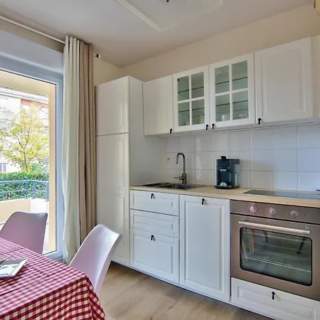 Lägenhet With Terrace And Parking - -